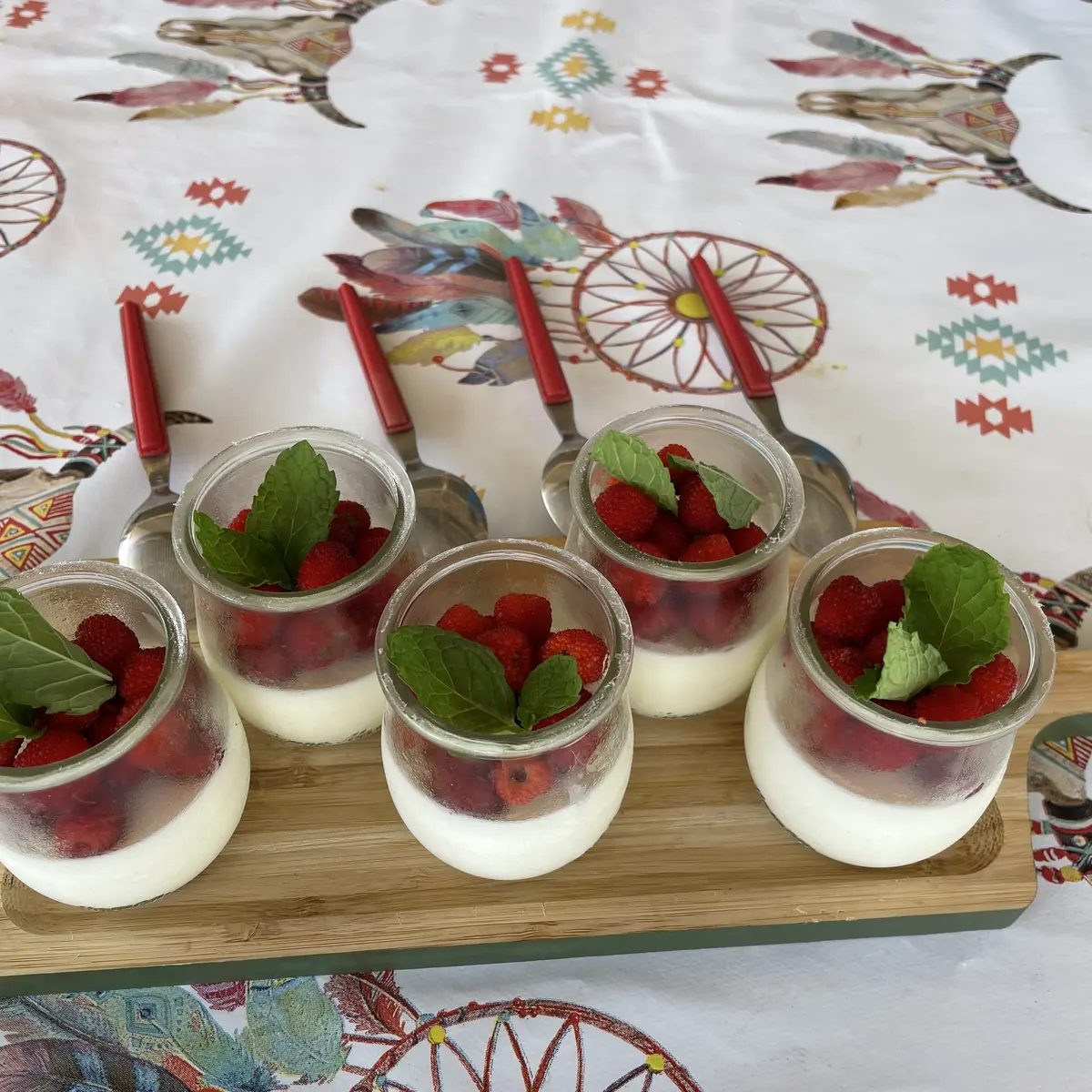 dessert, framboise, pannacota, ponérihouen, néouty découvertes