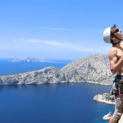 Half-day multi-pitch climbing in the Calanques