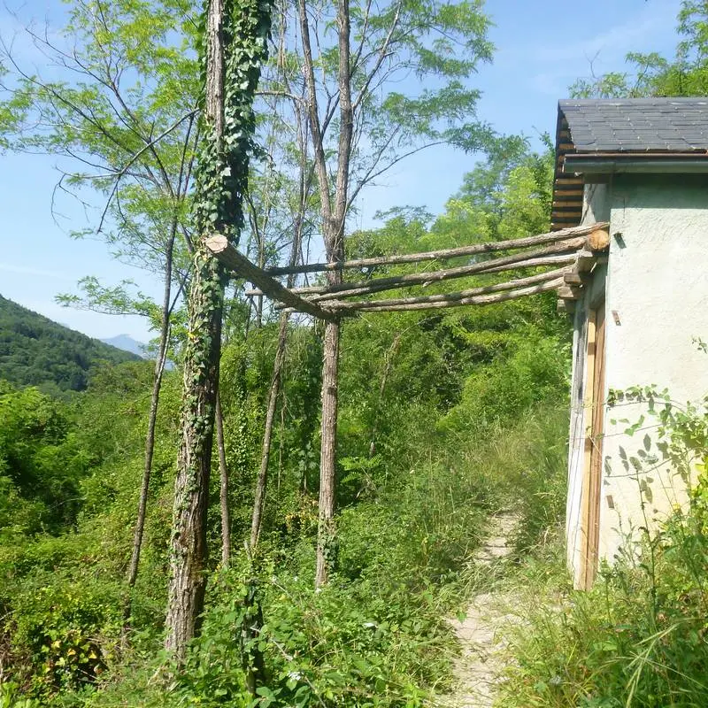 Sarto, maisonnette située dans les vignes, servant de cellier