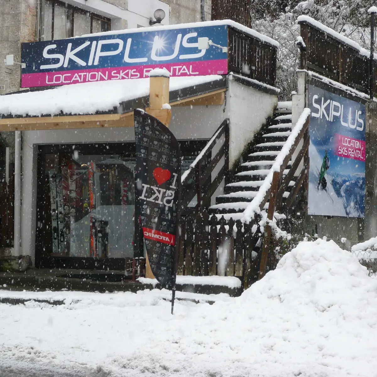 Magasin Ski Plus proche de la Gare de la Télécabine de Saint-Gervais