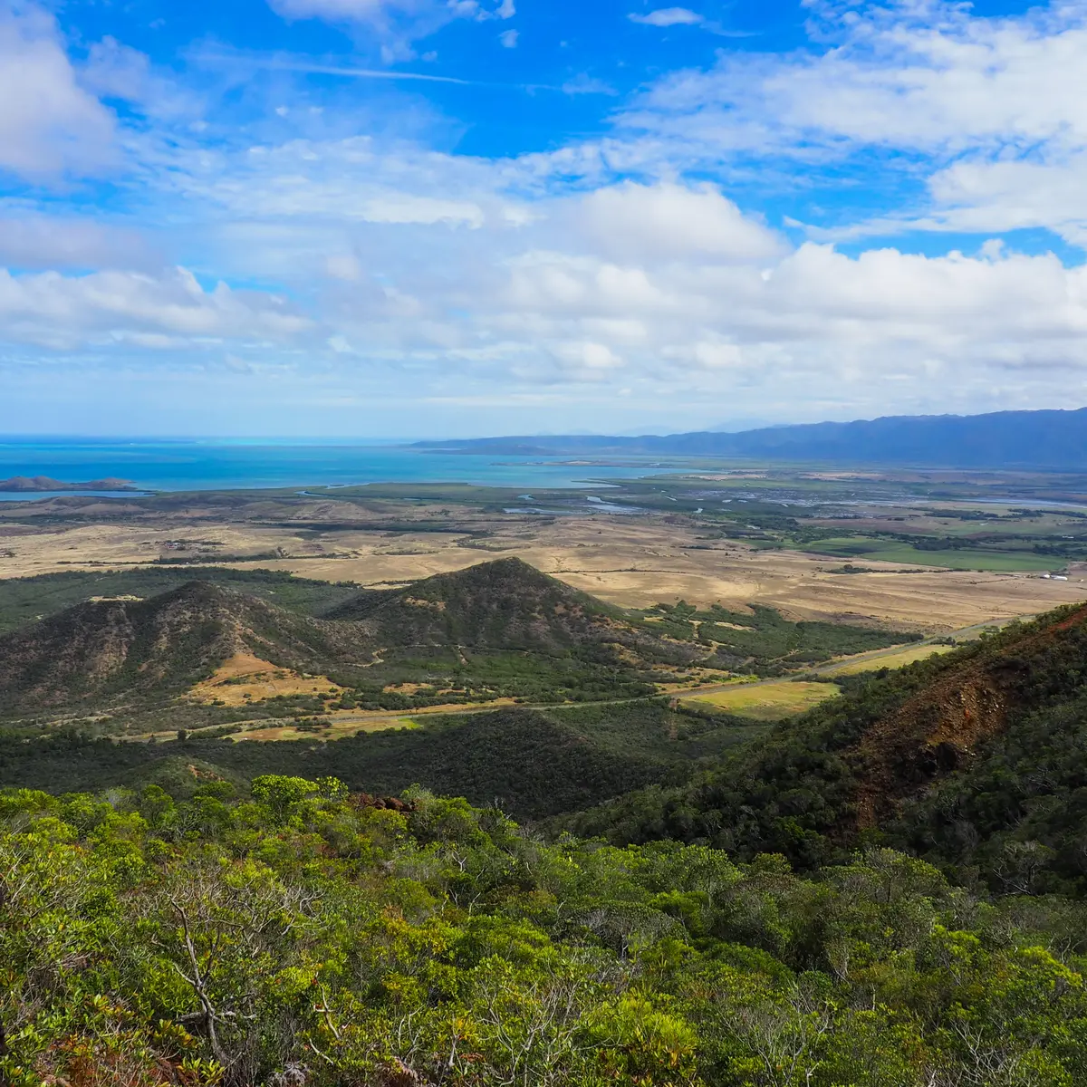 randonnée pédestre, sentier libre accès, pouembout, plateau de Tia