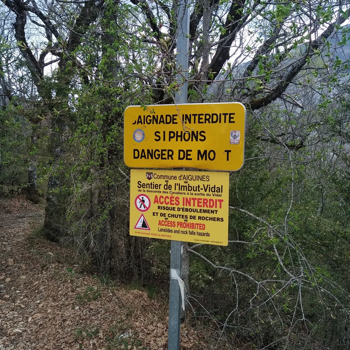 Panneau à la fin (sortie Vidal)