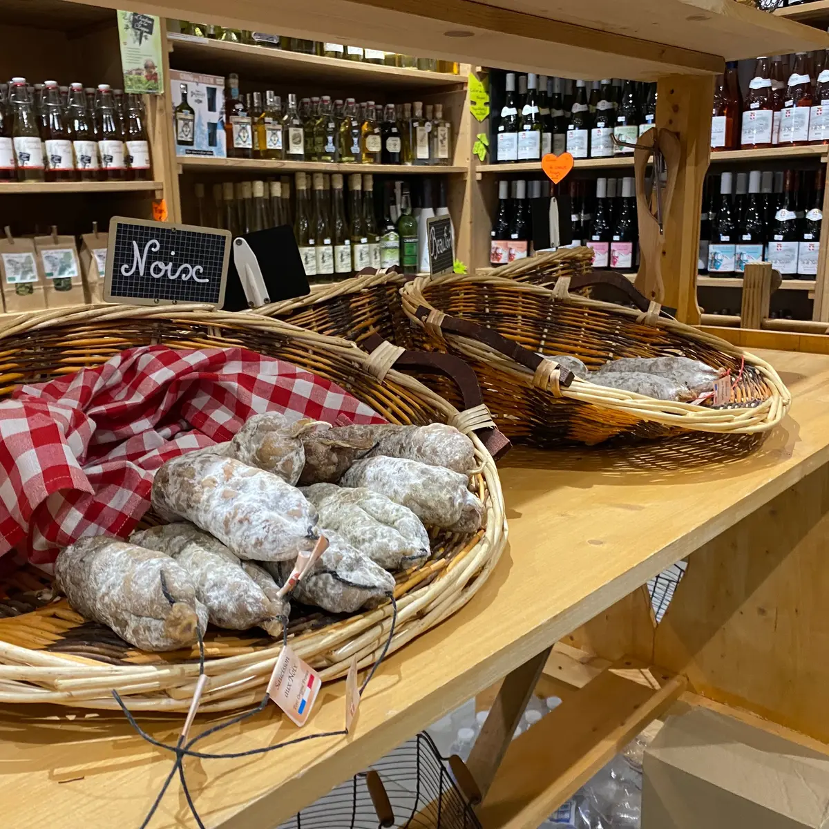 Vieux Chalet Charcuterie et Vins
