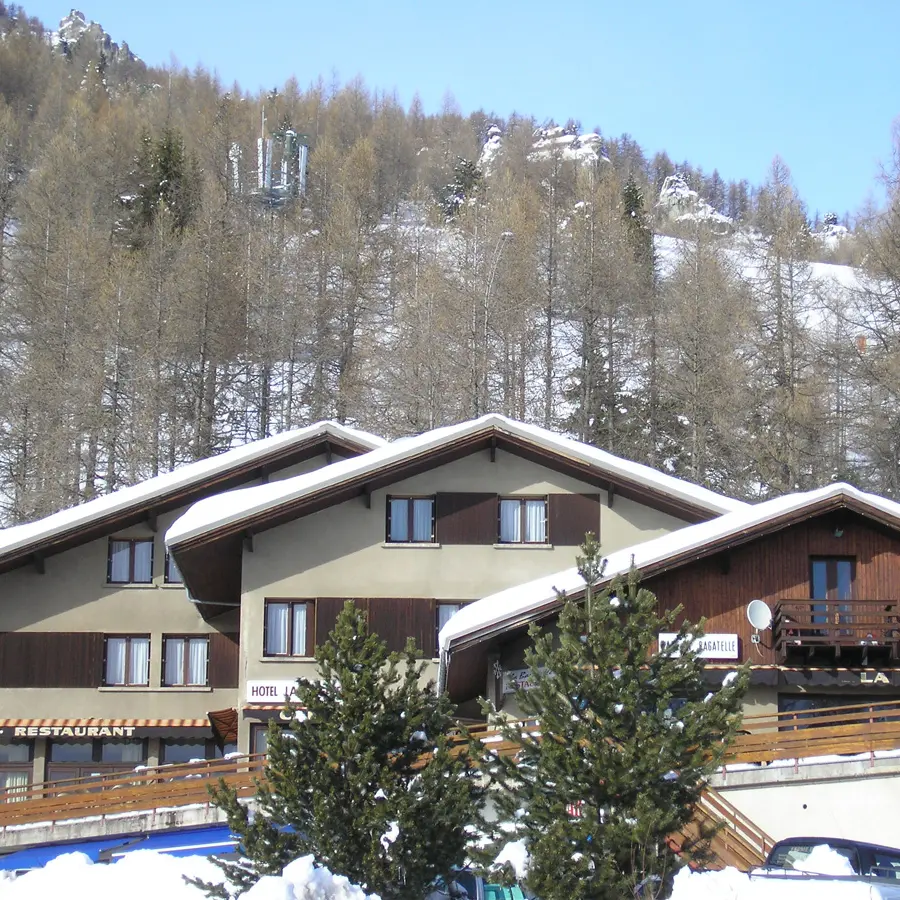 Hotel-restaurant La Bagatelle, Chaillol ski resort, Champsaur valley, Hautes-Alpes