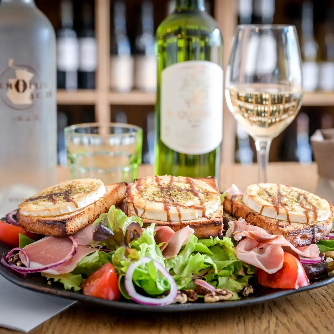 Warm goat cheese salad