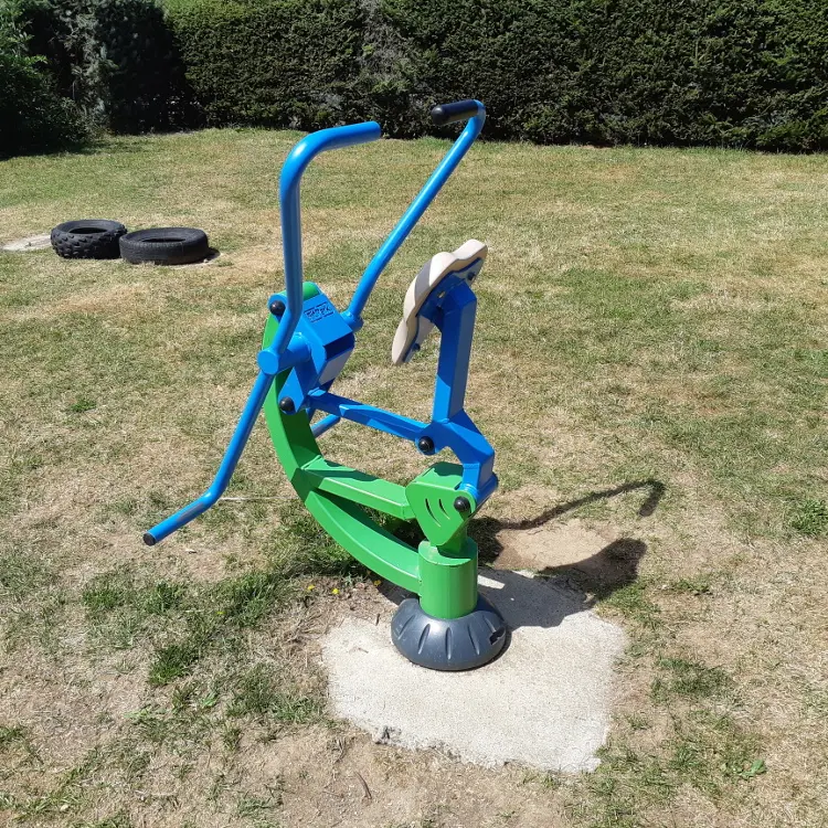 Jeux au plan d'Usson en Forez