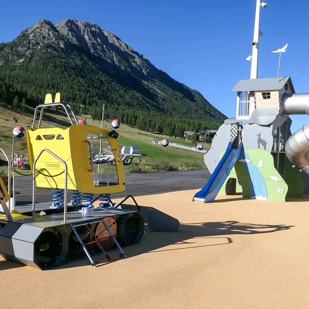 Aire de jeux - Place des Escartons