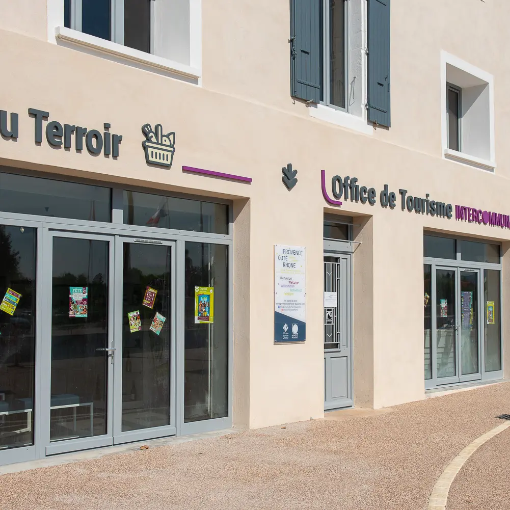 Façade Maison du Terroir et Office de Tourisme Intercommunal