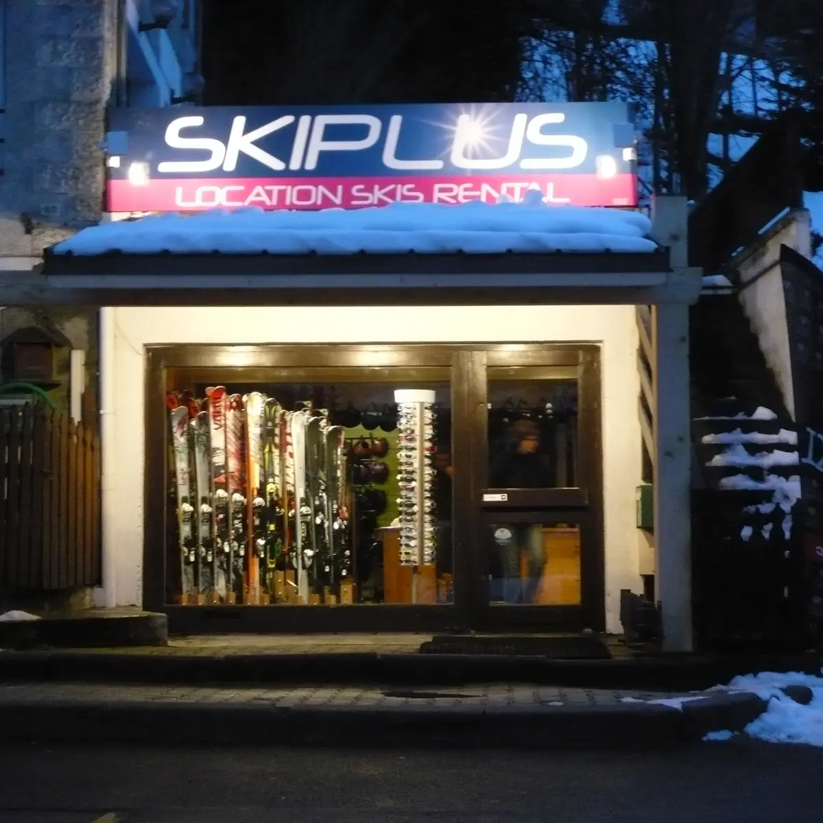 Vitrine du Magasin Ski Plus