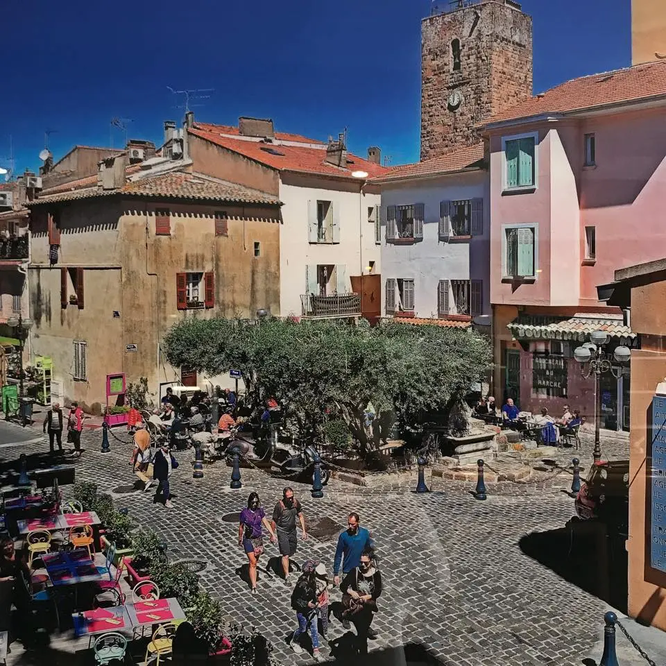 @CaféduMarché