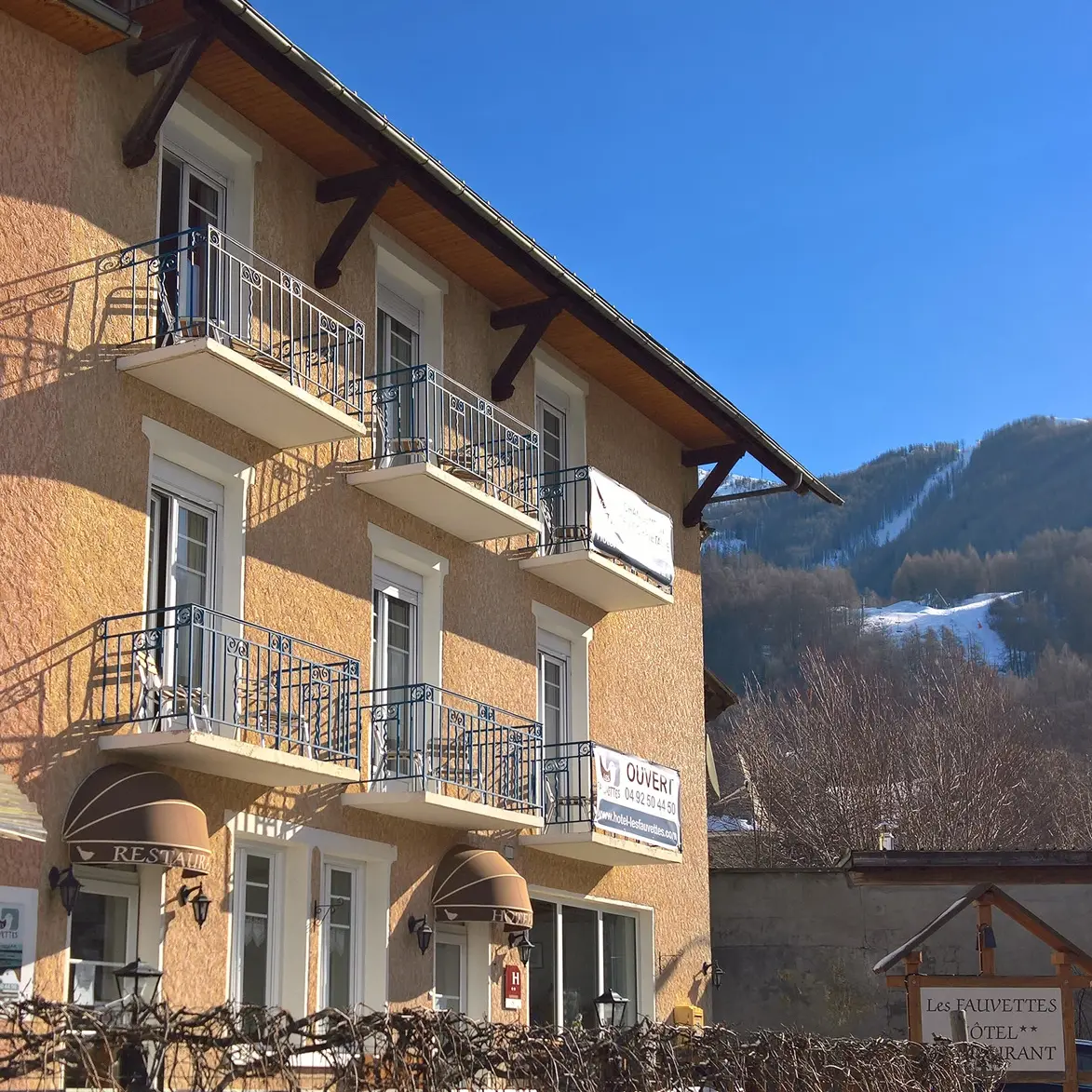 Hôtel Les Fauvettes à St Léger-les-Mélèzes, vallée du Champsaur