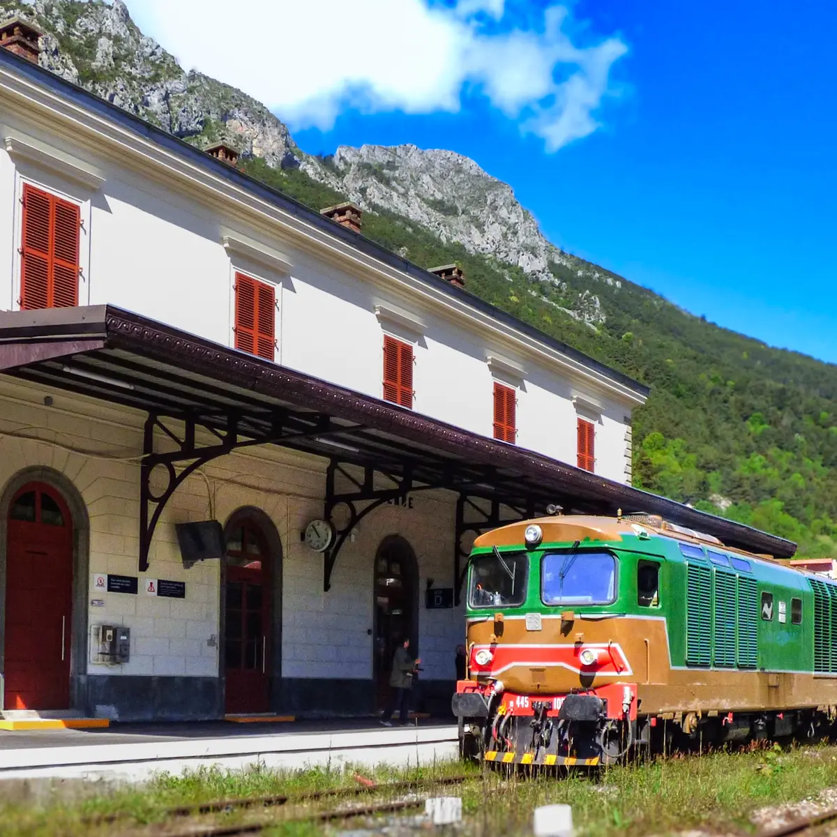 Gare de Tende et train historique