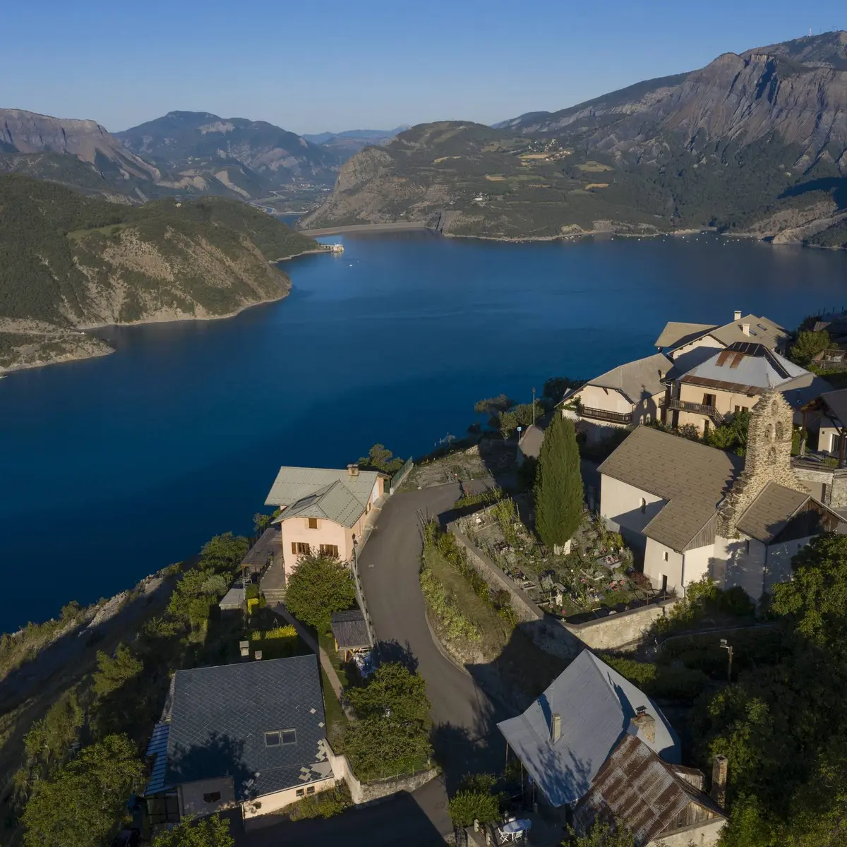 Village du Sauze-du-Lac