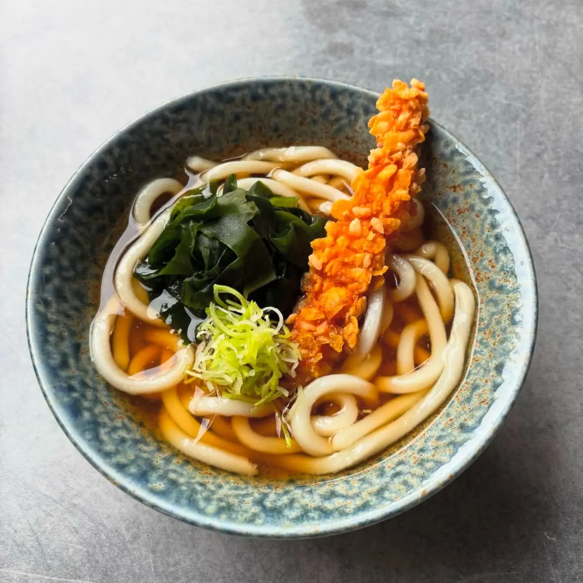 crevette panée et nouilles udon