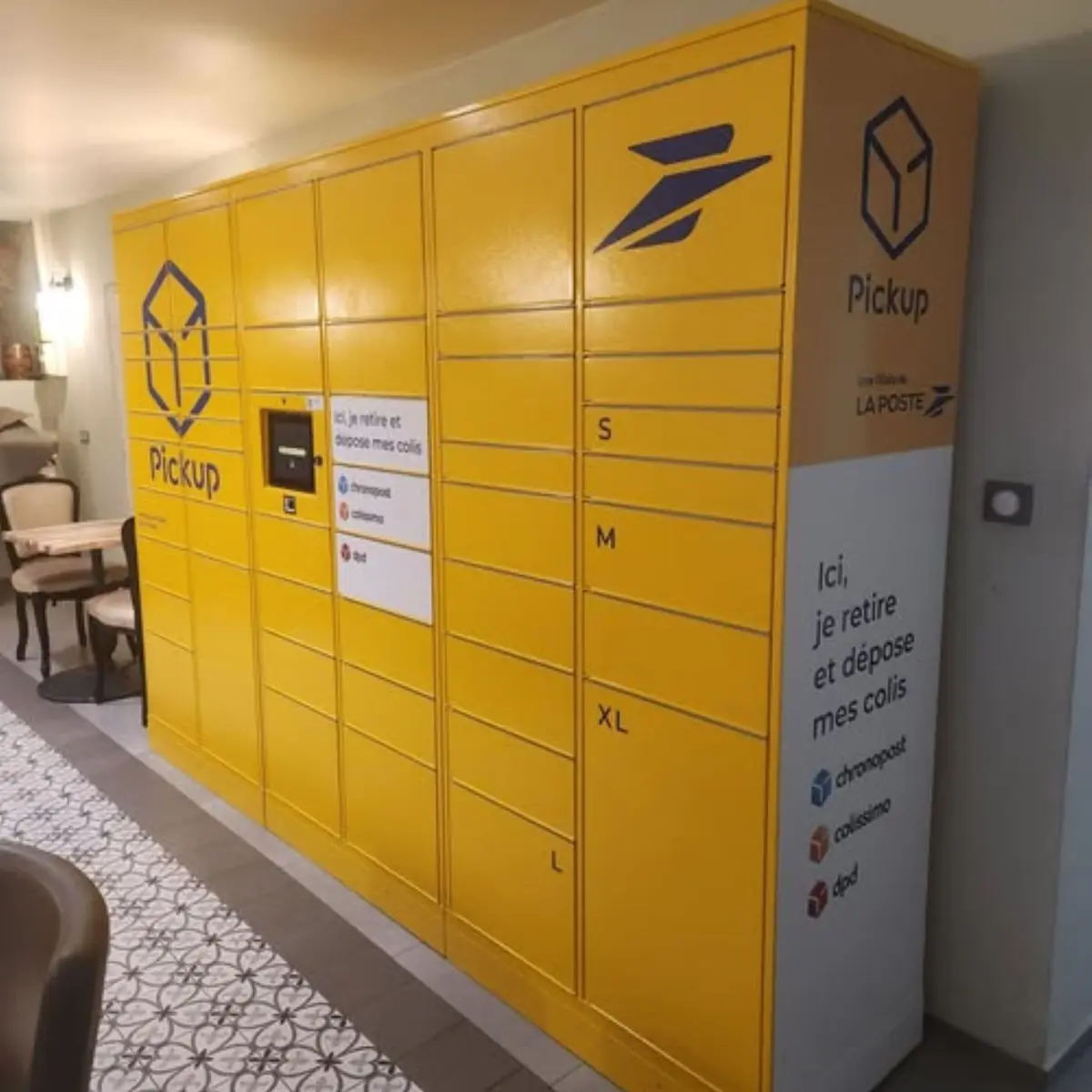 Relais locker Pickup installé à l’arrière du salon de thé