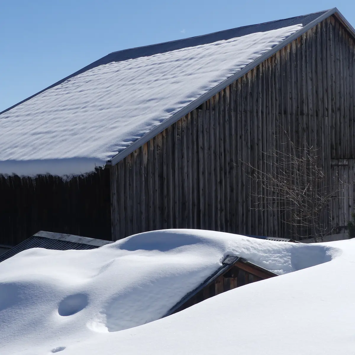 Chalet d'alpage sous la neige