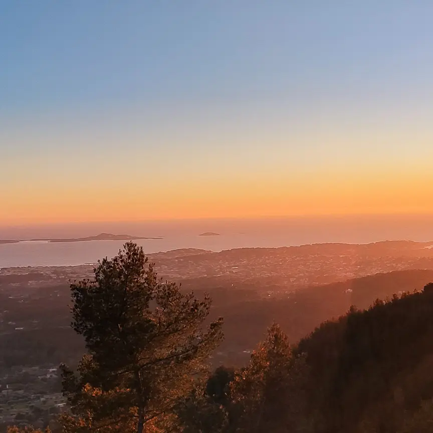 Randonnée sur le sentier des Nerthes dans le Massif du Gros Cerveau_Sanary-sur-Mer