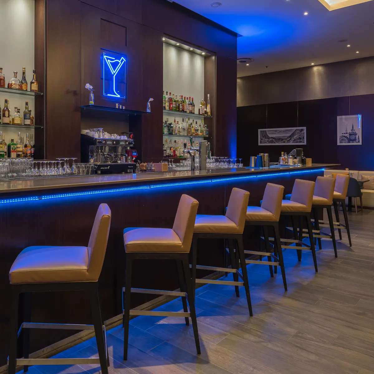 Cosmopolitan Bar