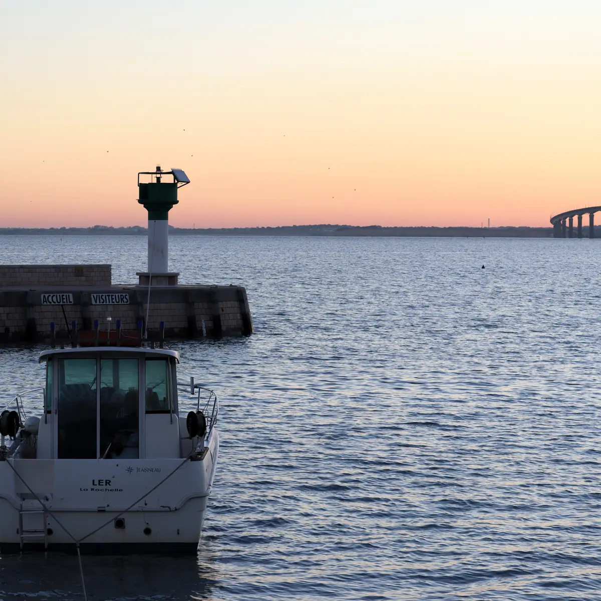 Port de Rivedoux et vue sur le pont