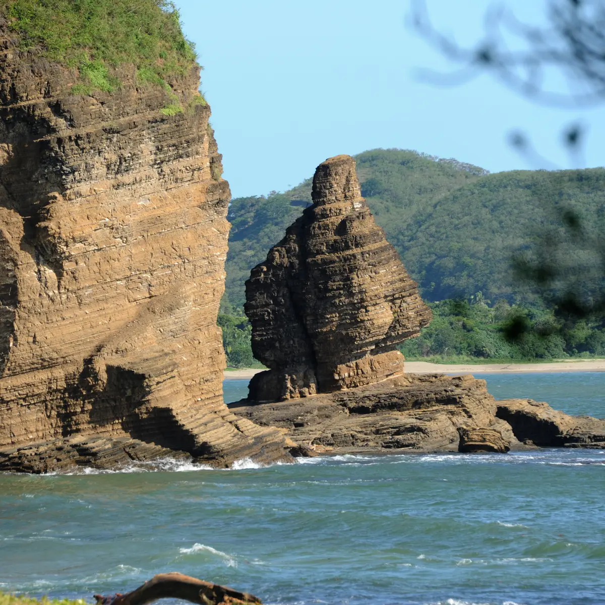 Les falaises de la Roche Percée