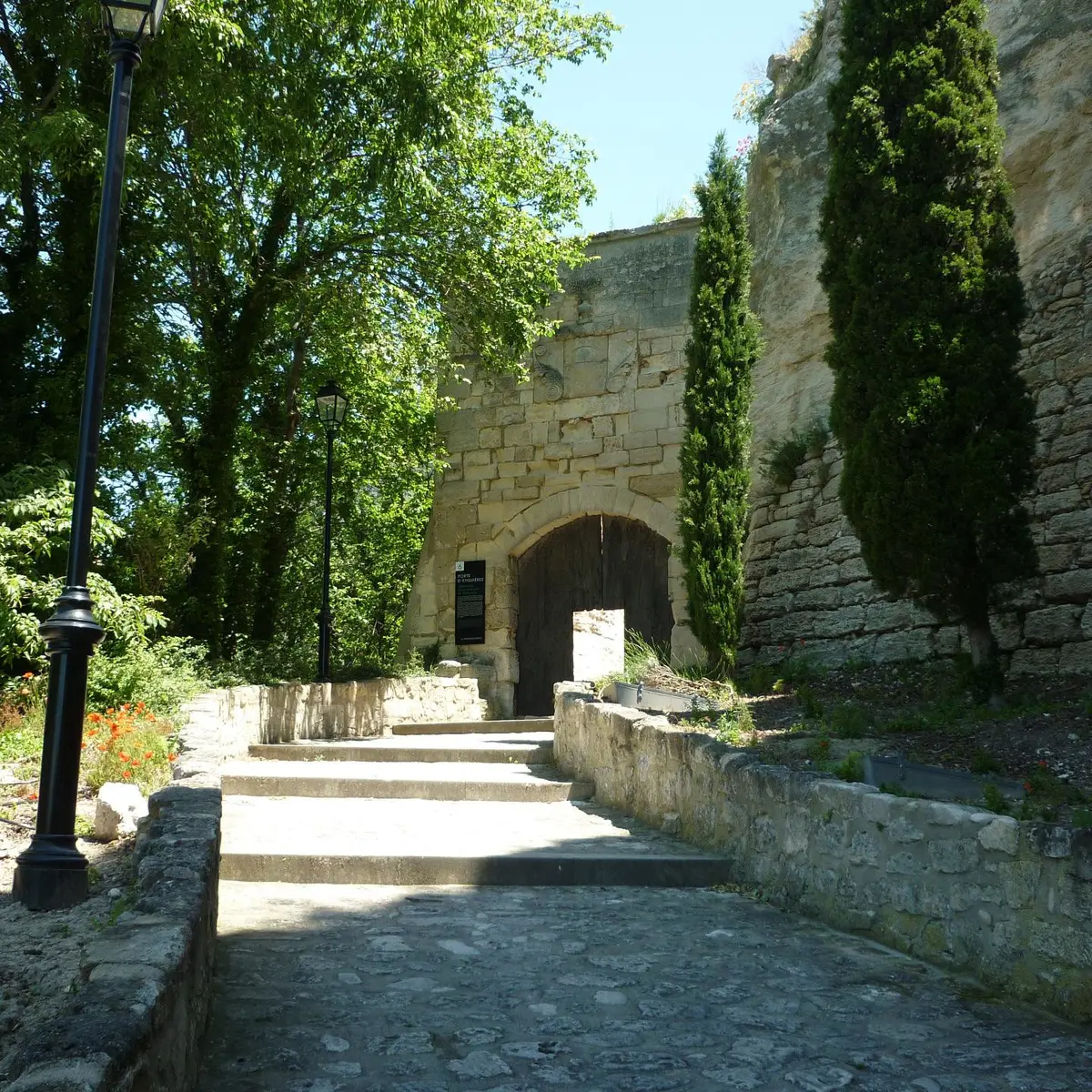 Porte Eyguières