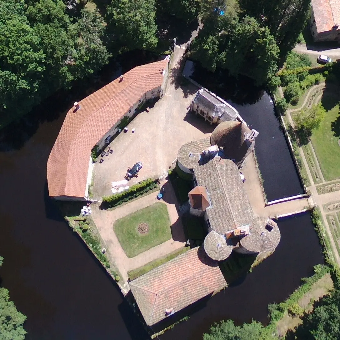 La_Métairie_en-haut_à_droite