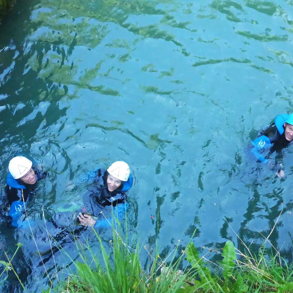 Groupe dans le canyon