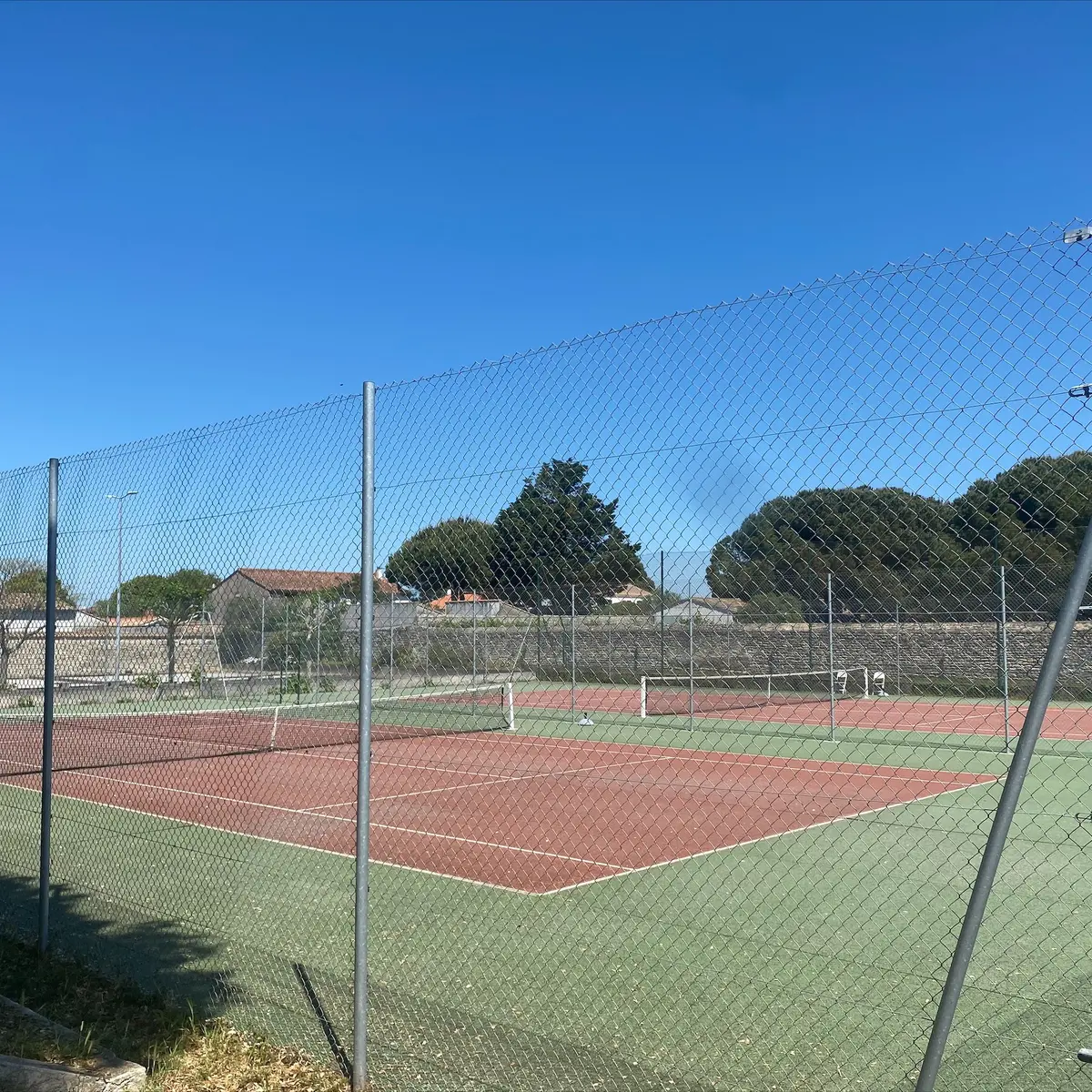 Stages et cours de tennis à La Flotte