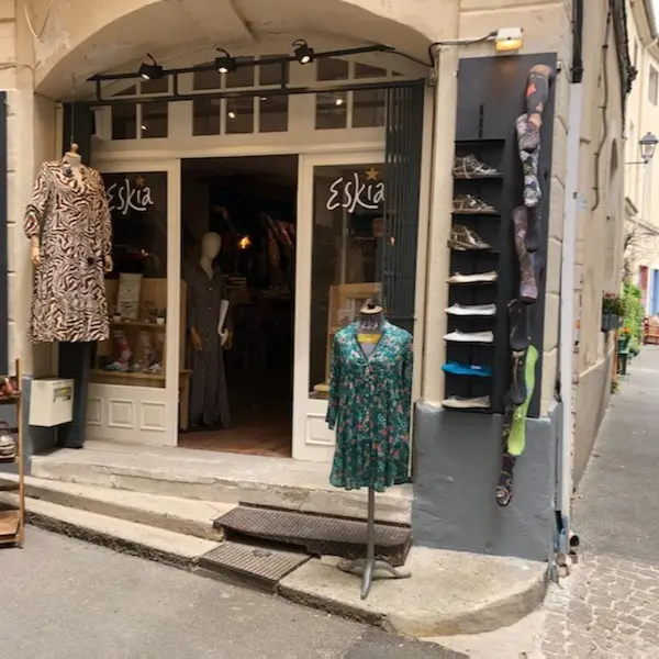 Eskia_L'Isle-sur-la-Sorgue devanture
