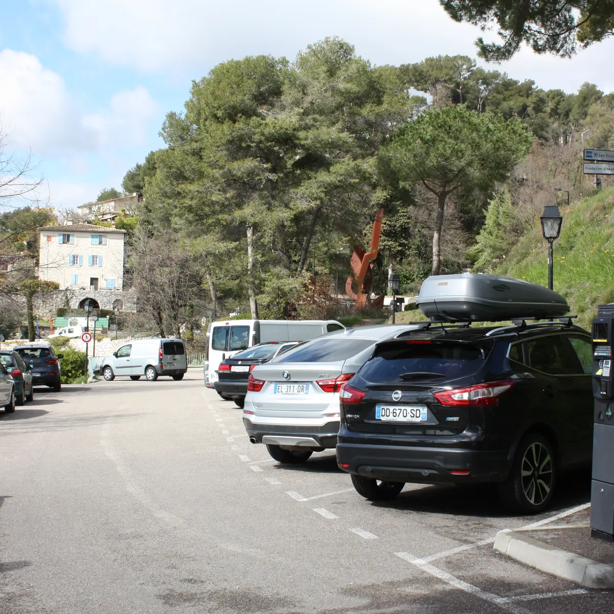 Parking public Route des Serres