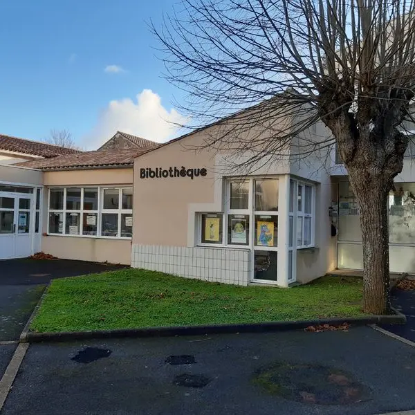 Entrée de la bibliothèque