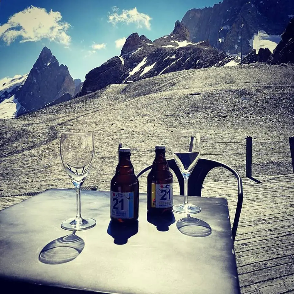 Des bières bien fraîches avec vue sur la Meije - La Grave