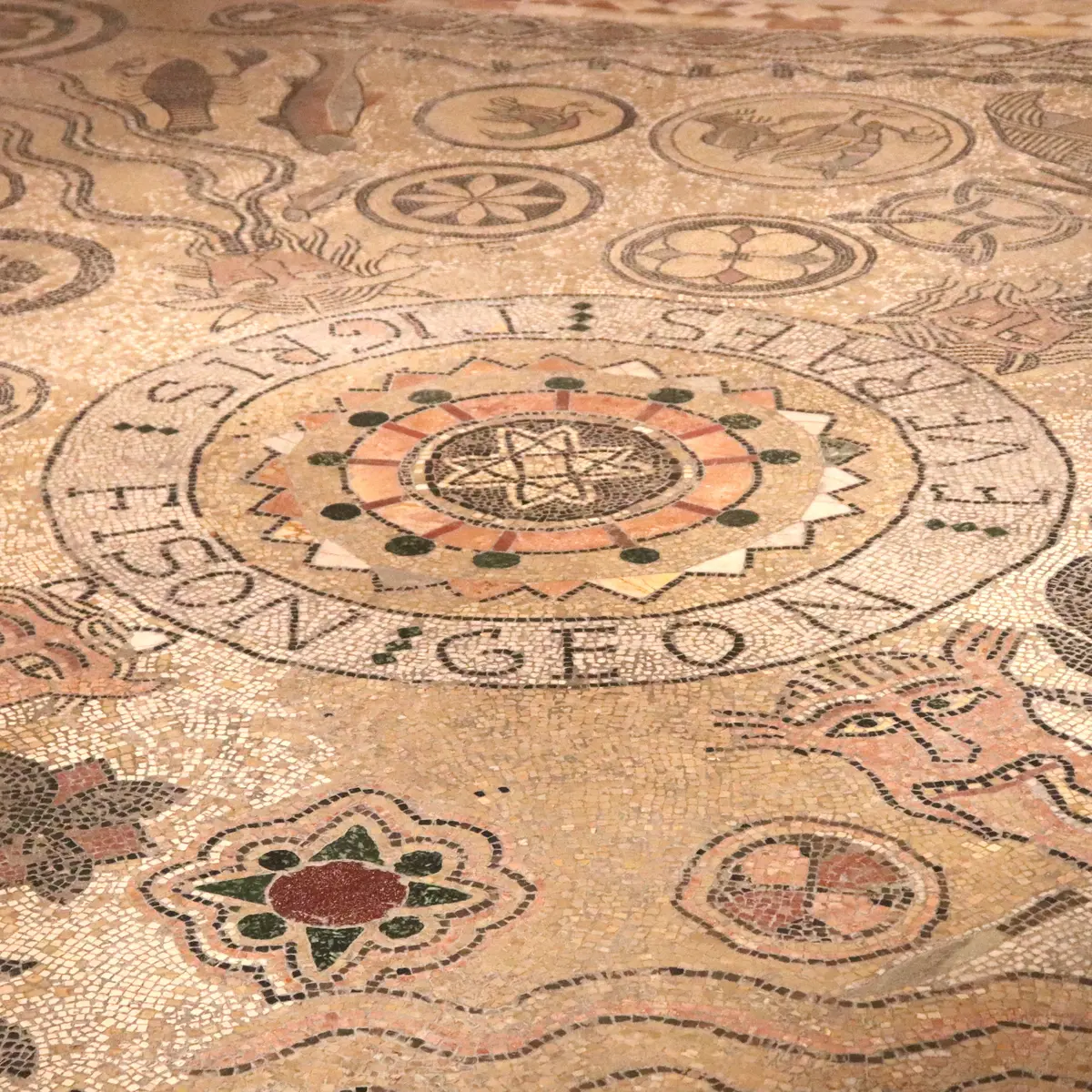Mosaïque des 4 Fleuves_Die