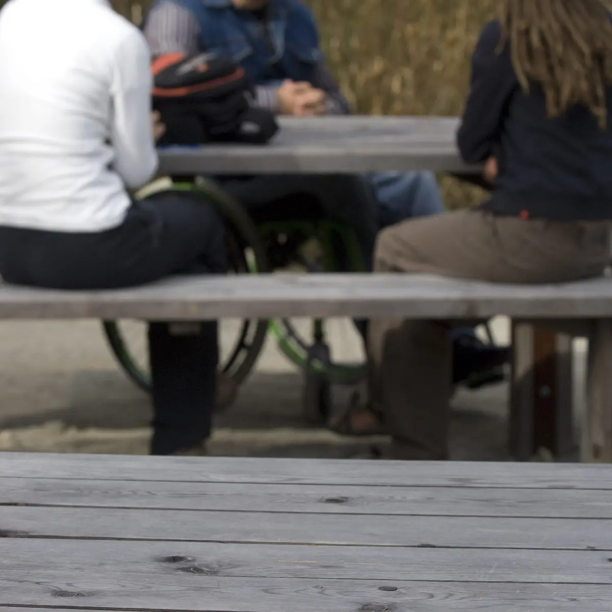 Tables de pique-nique accessibles PRM