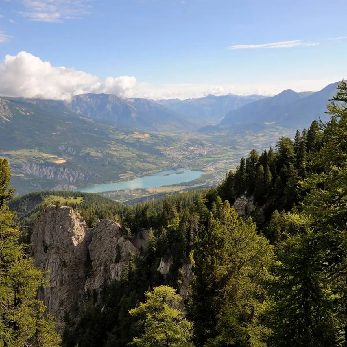 Le lac de Serre-Ponçon vu depuis les portes de Morgon