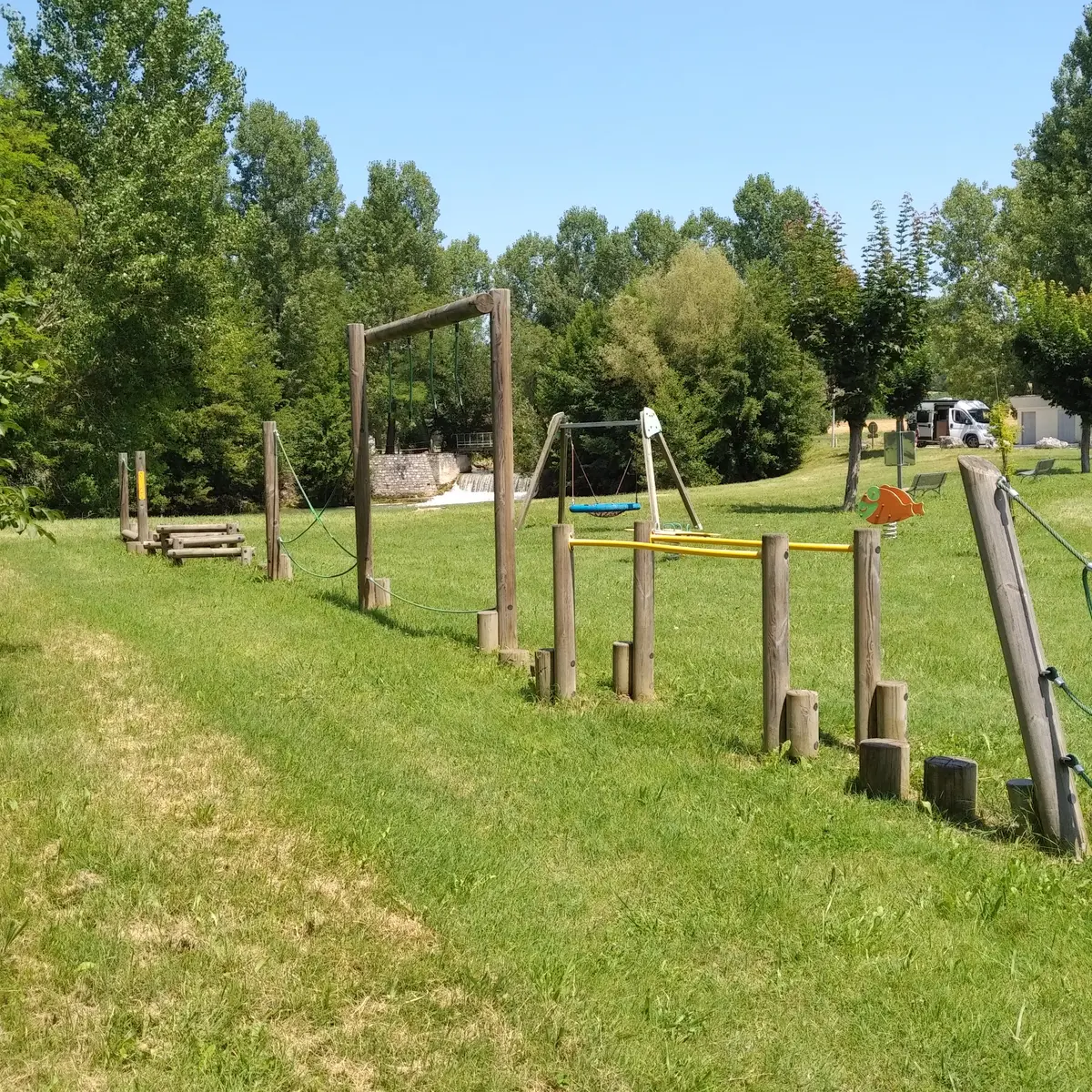 aire de jeux de Lauzerte