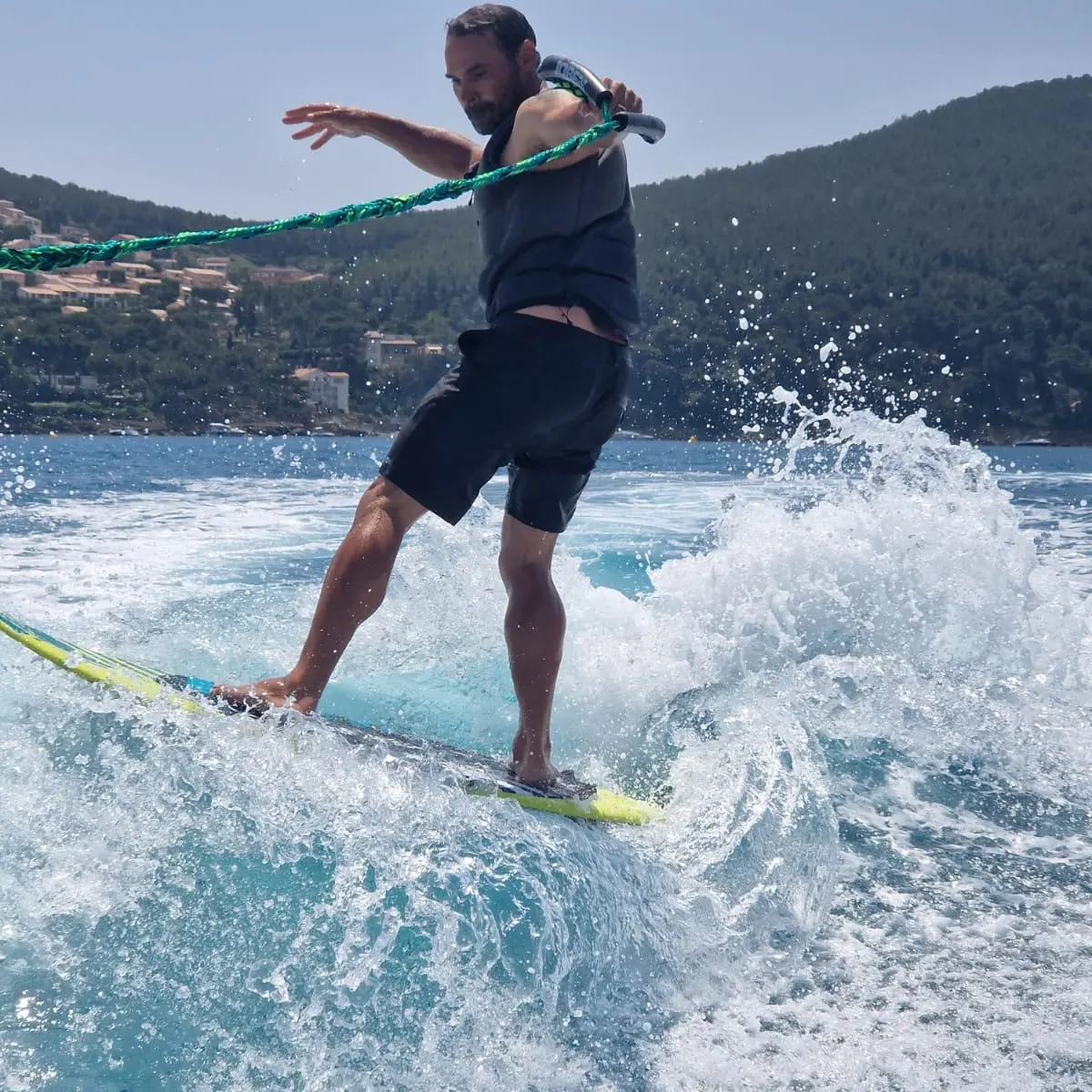 Wakesurf et Wakefoil avec Wake Sensation_Saint-Cyr-sur-Mer