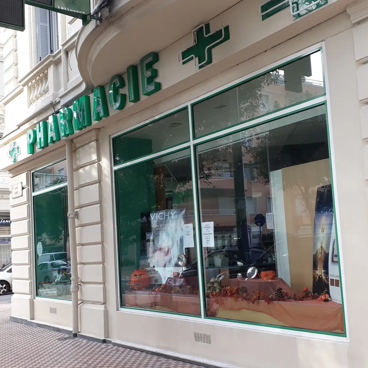 Vue extérieure de la pharmacie