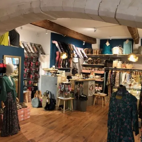 Eskia_L'Isle-sur-la-Sorgue Intérieur vêtements