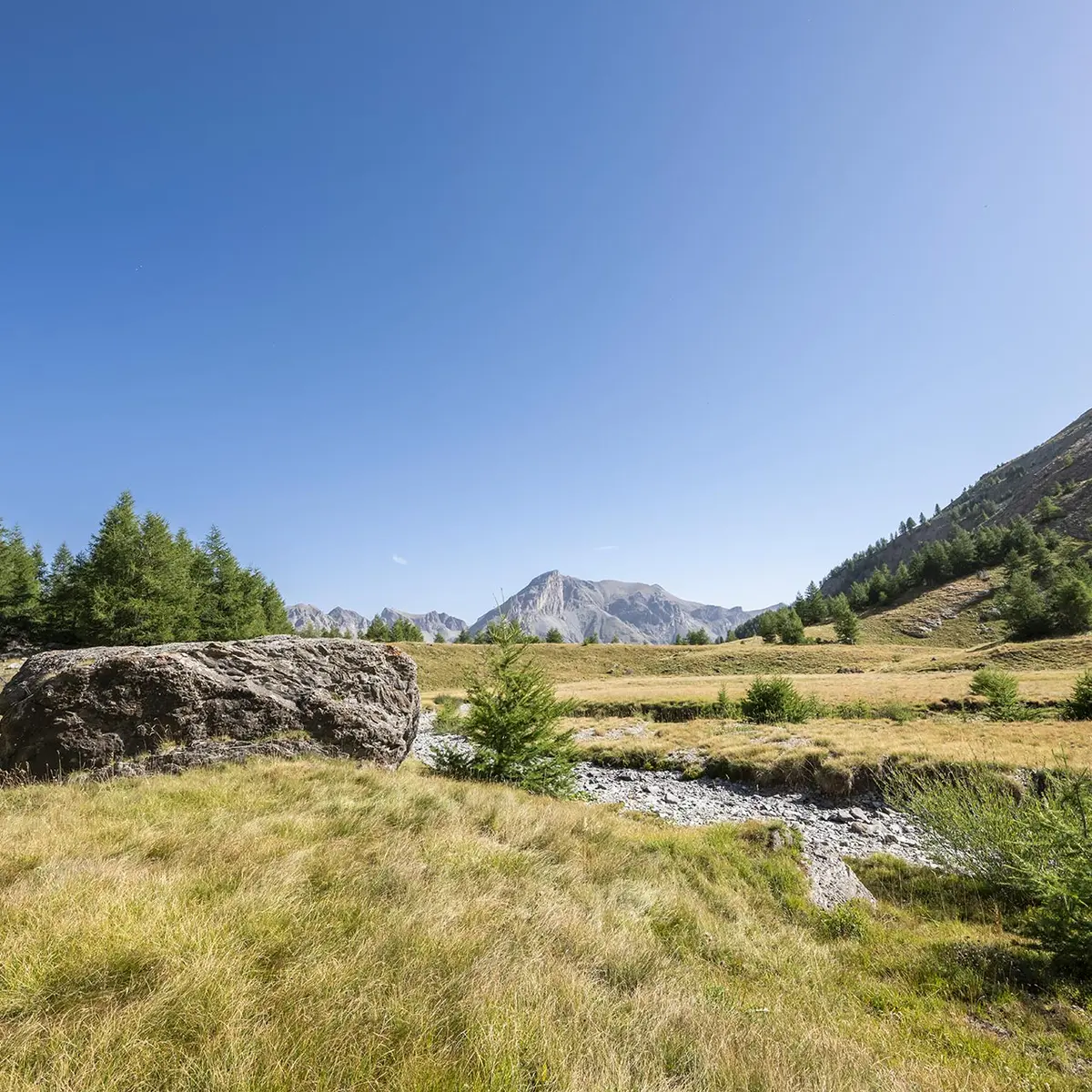 Tour de la Pierre Eclatée