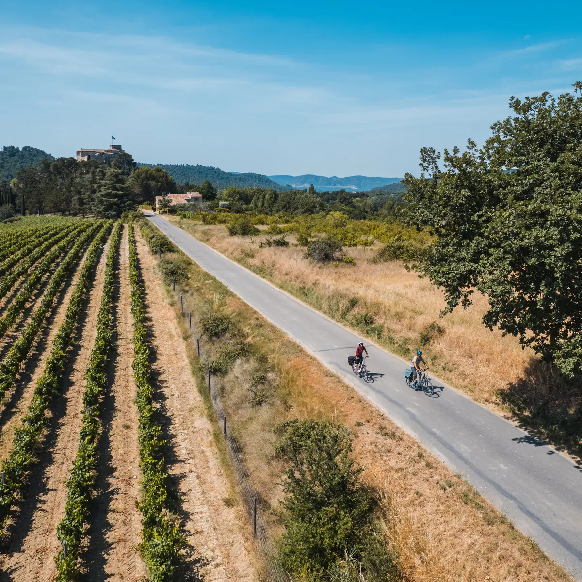 Pays d'Aigues à vélo - vue drone