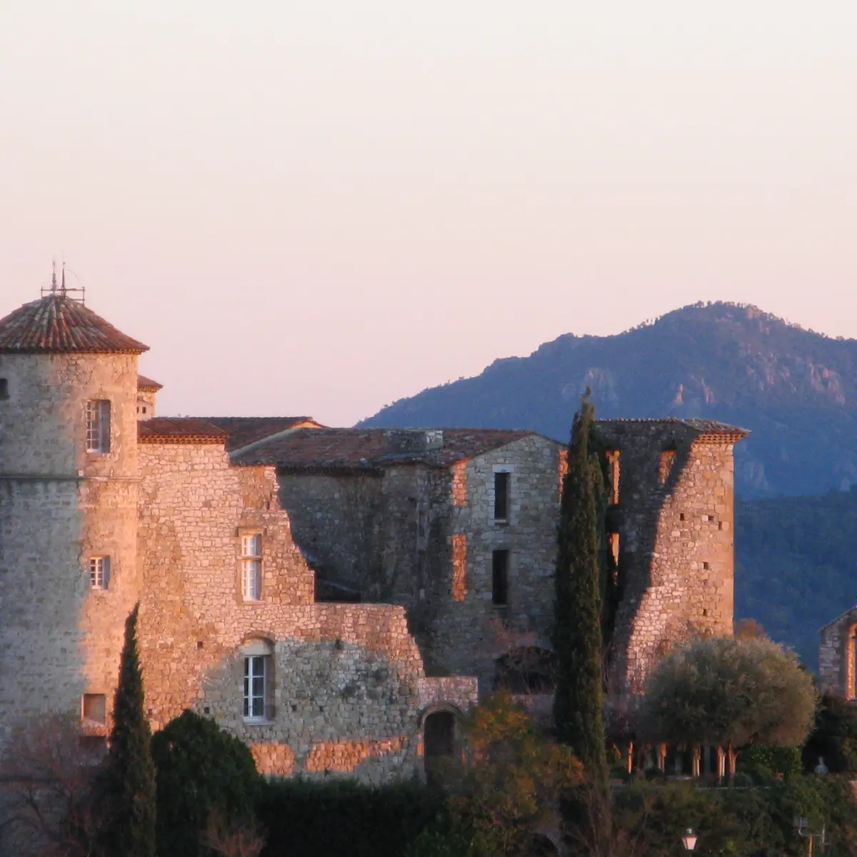 CHATEAU MEDIEVAL