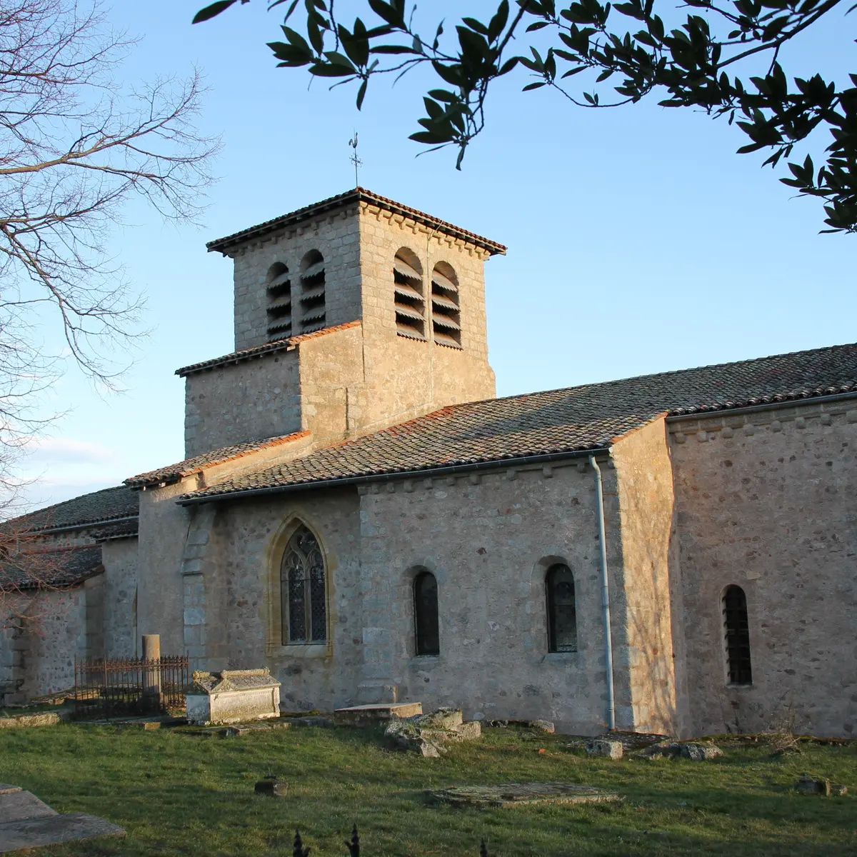 L'église et le Vieux cimetière.JPG