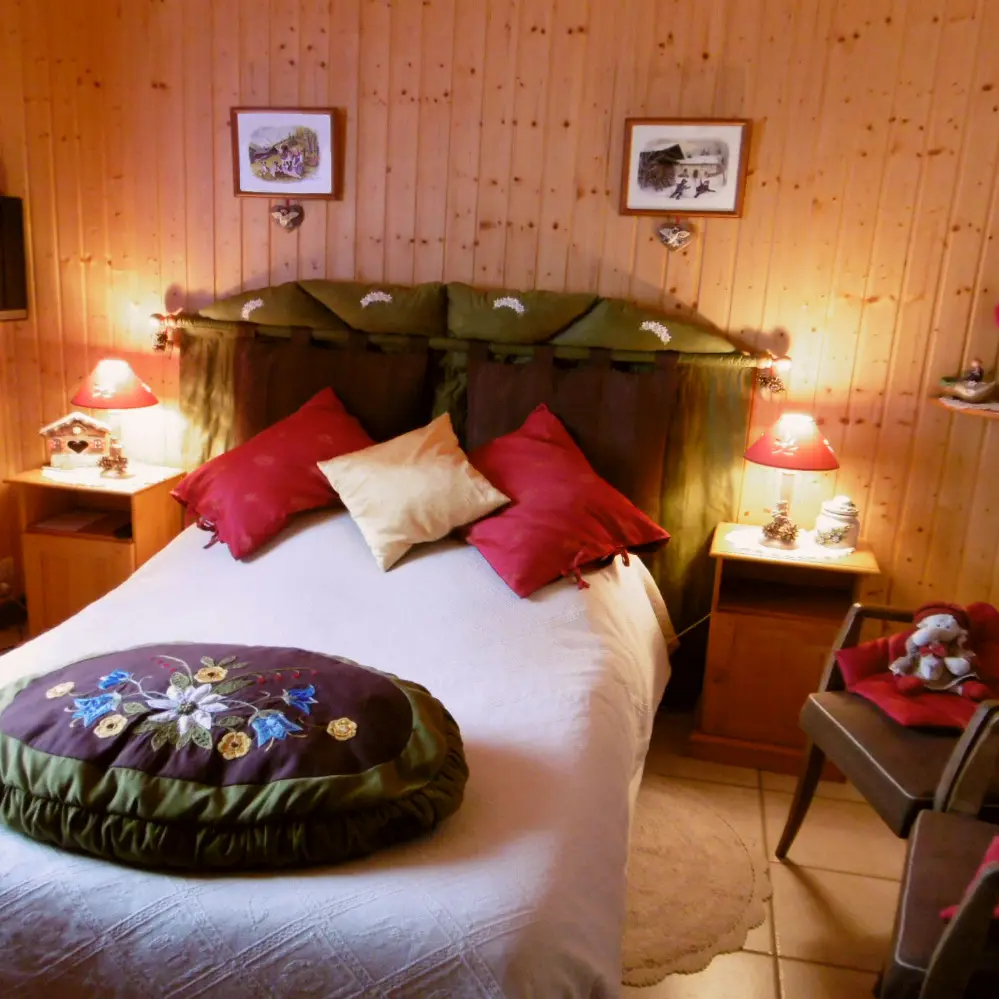 Chambre Edelweiss et Pommes de Pin