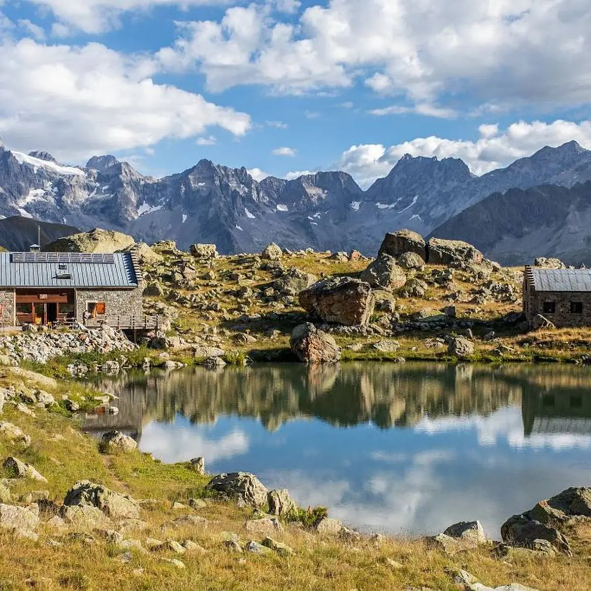 Refuge et lac de Vallonpierre