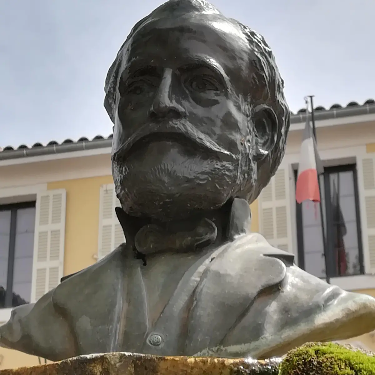 Buste de Victor Leydet