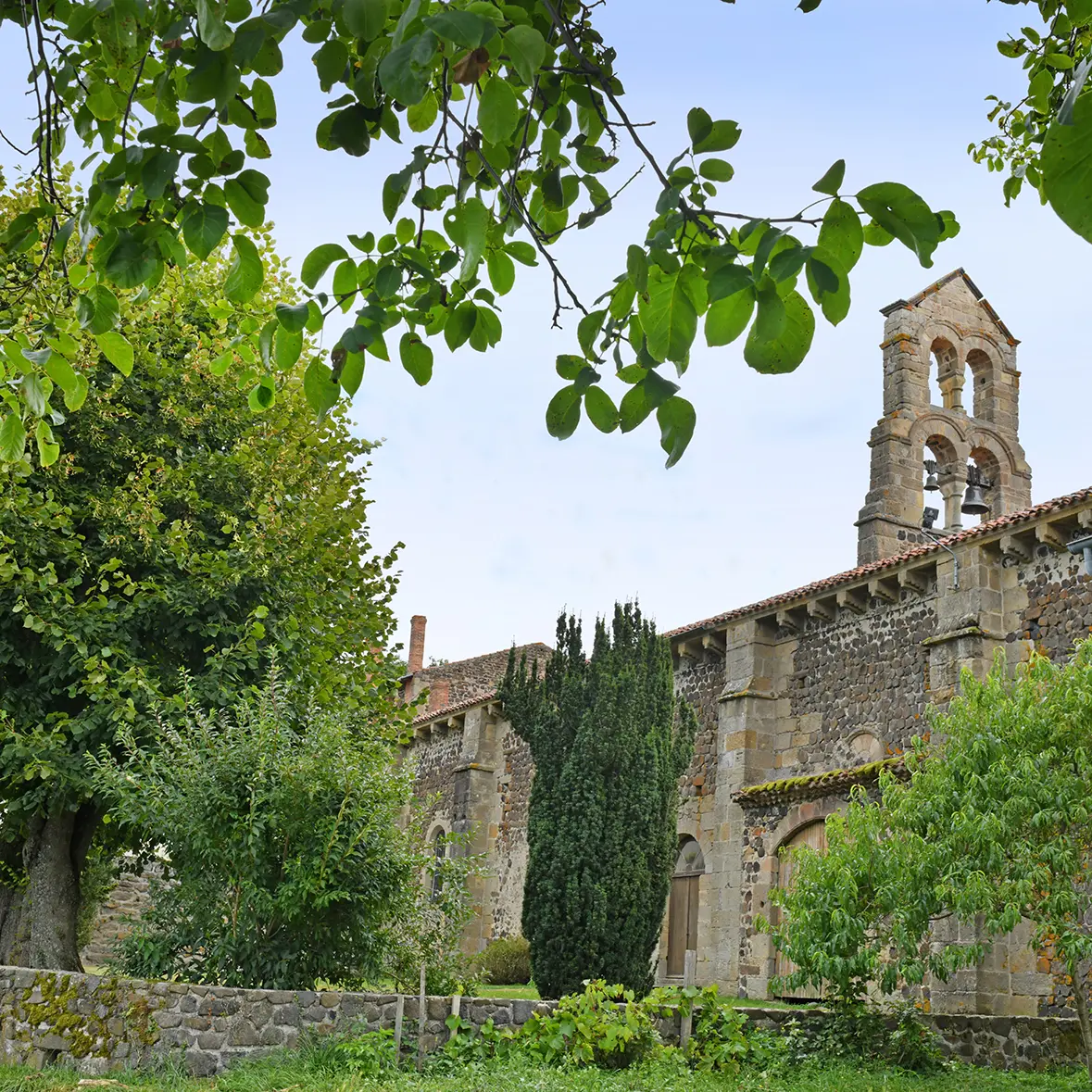 Eglise saint-jean-baptiste d'Esteil