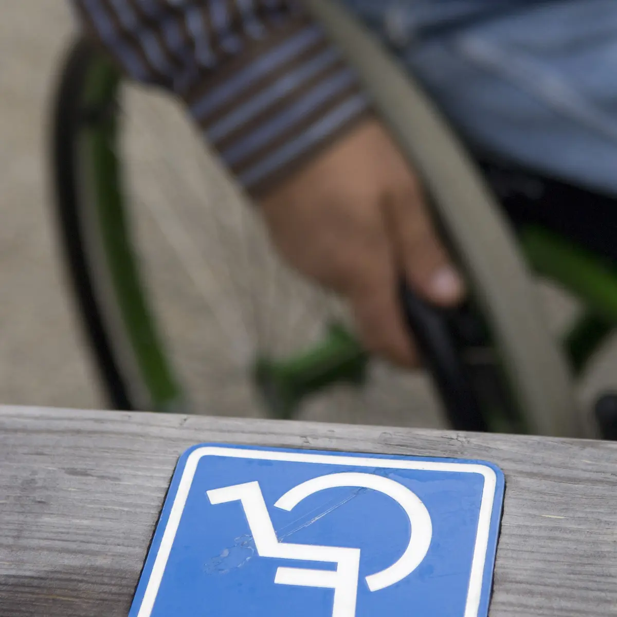 Tables de pique-nique accessibles PRM