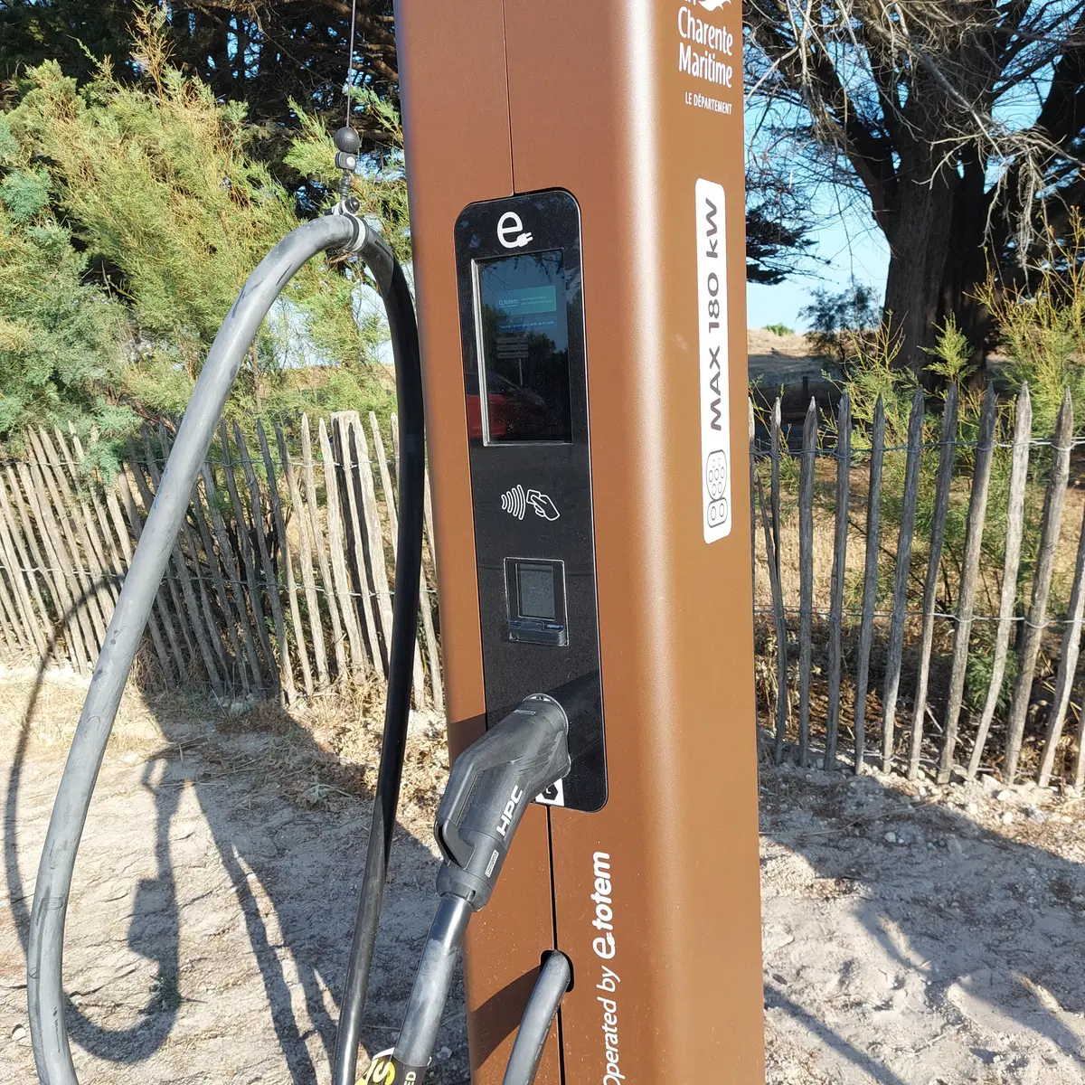 Puntos de recarga para coches eléctricos en Sablanceaux
