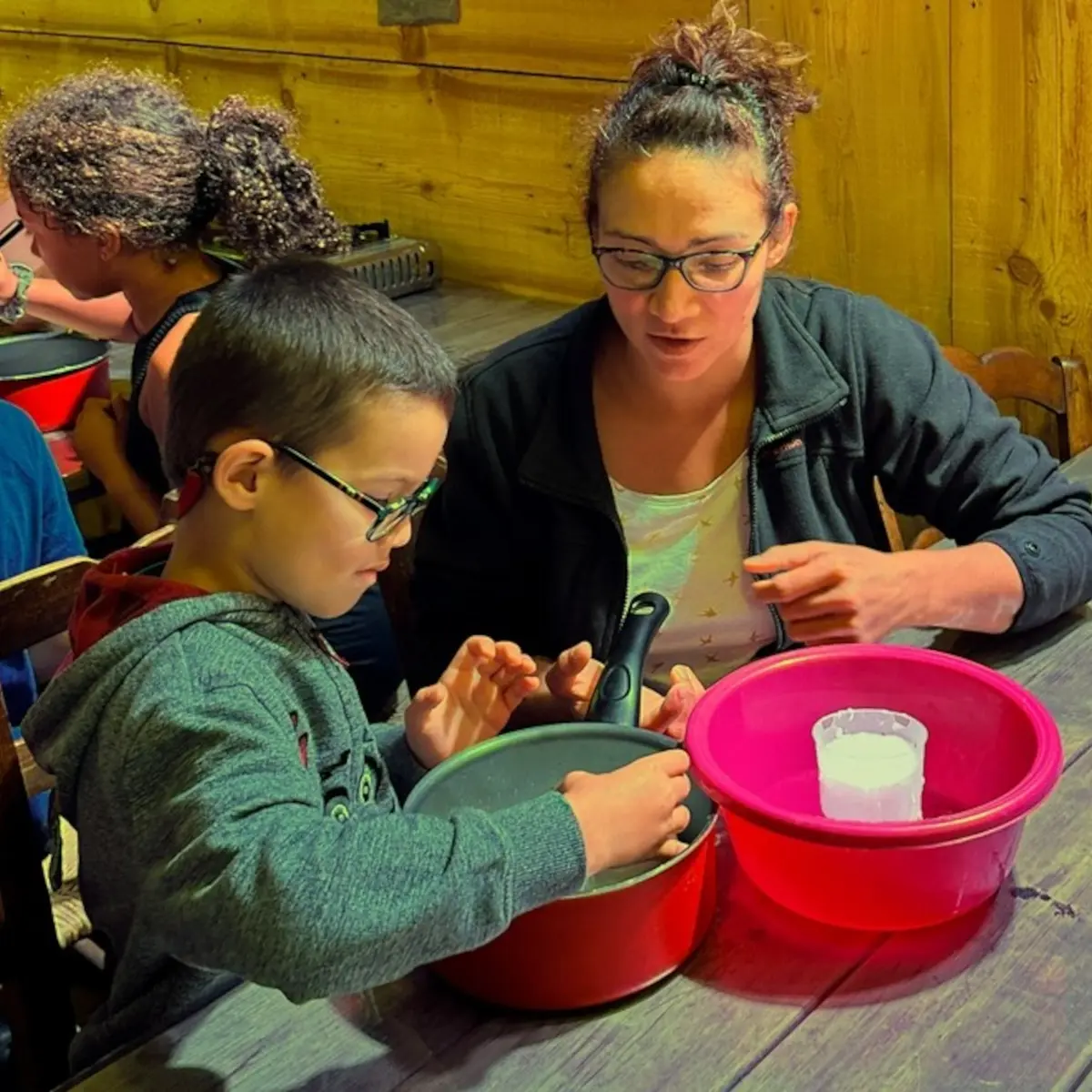 On le met dans une faisselle